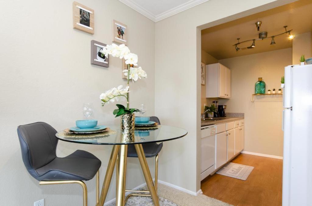 Gucci Mickey And Maxico Lofts Free Parking And Wifi Apartamento Los Ángeles Exterior foto