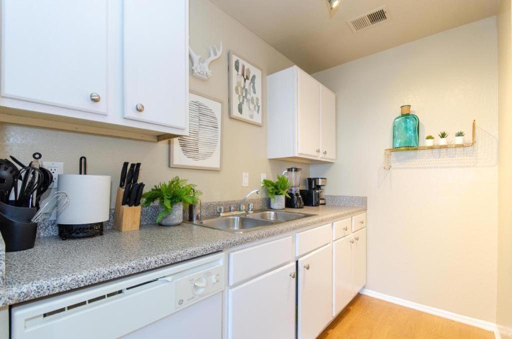 Gucci Mickey And Maxico Lofts Free Parking And Wifi Apartamento Los Ángeles Exterior foto